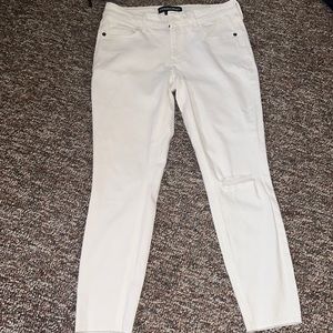 Distressed jeans size 4 NWOT